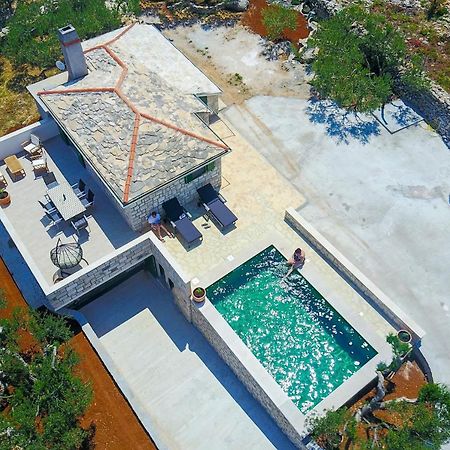 Holiday Home Bliss Splitska Exterior photo