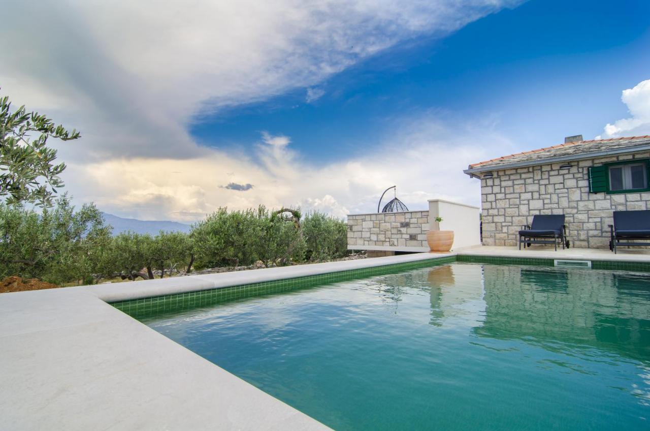 Holiday Home Bliss Splitska Exterior photo
