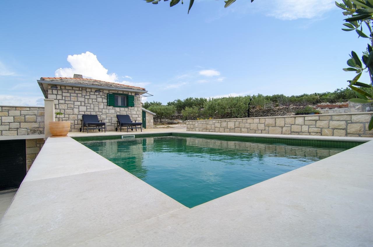 Holiday Home Bliss Splitska Exterior photo