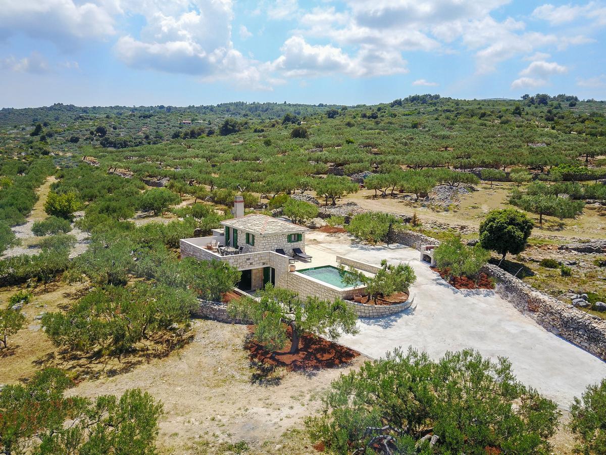 Holiday Home Bliss Splitska Exterior photo