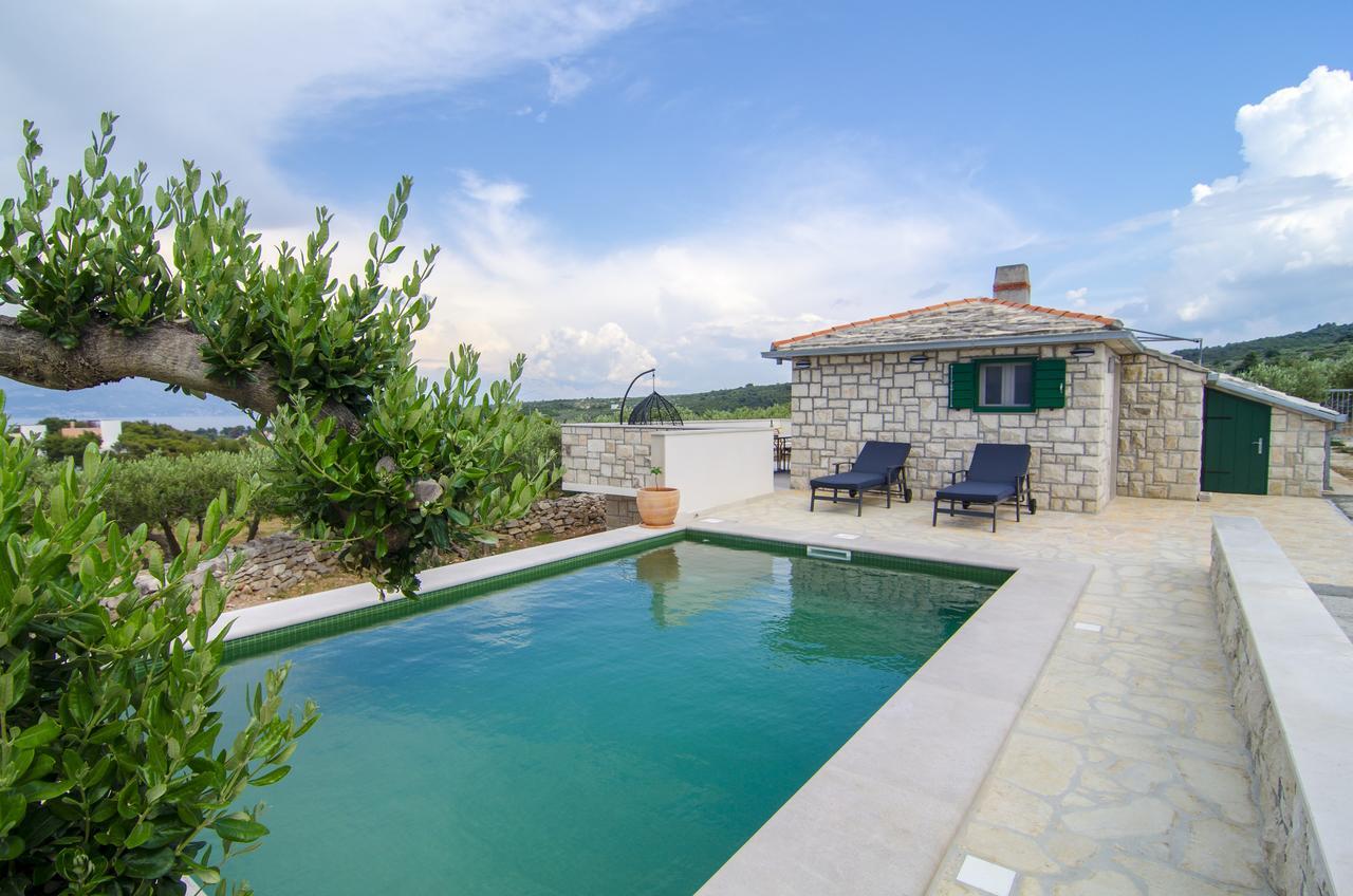 Holiday Home Bliss Splitska Exterior photo