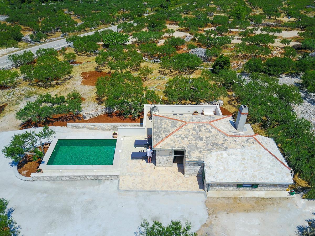 Holiday Home Bliss Splitska Exterior photo