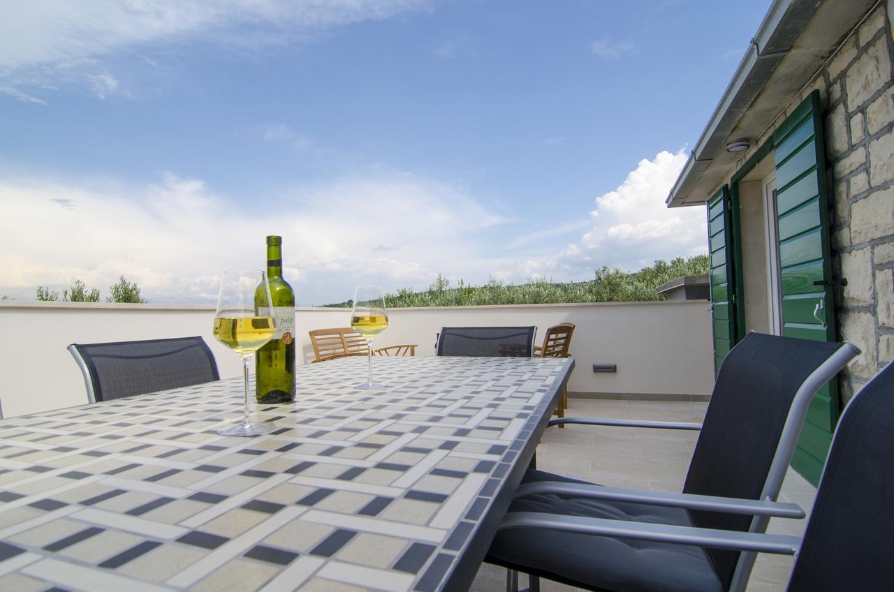 Holiday Home Bliss Splitska Exterior photo